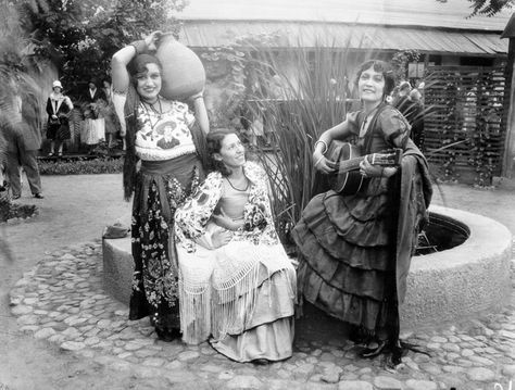 Olvera Street, Los Angeles, 1936.  Okay, now I have goosebumps.... I've written about this place in my story, and just like that, I have a picture of it.  #LoveItWhenThatHappens!!!!! Olvera Street Los Angeles, Alta California, Olvera Street, Mexican Heritage, I Love La, California History, Mexican Street, Vintage Los Angeles, Mexican American