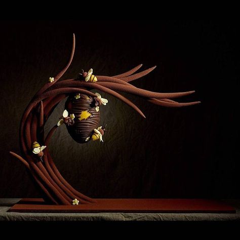 Yoann Rolland from Au Petit Prince in #Paris arrived 2nd during #Valrhona 's #easter #contest with this #astonishing #creation. Easter Egg Chocolate Showpiece, Chocolate Showpiece Ideas Simple, Pulled Sugar Art, Chocolate Sculpture, Chocolate Showpiece, Chocolate Sculptures, Chocolate Work, Food Sculpture, Creative Food Art