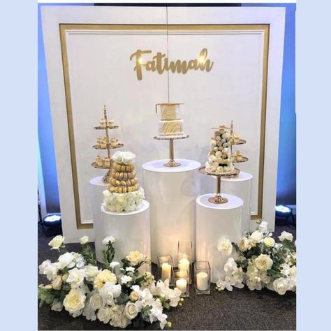 Wedding Dining Table Decor, Birthday Cake Display, Pillars Decor, Sweets Tray, White Pedestal Table, Bridal Shower Sweets, Candy Bar Table, Pedestal Column, White Pedestal