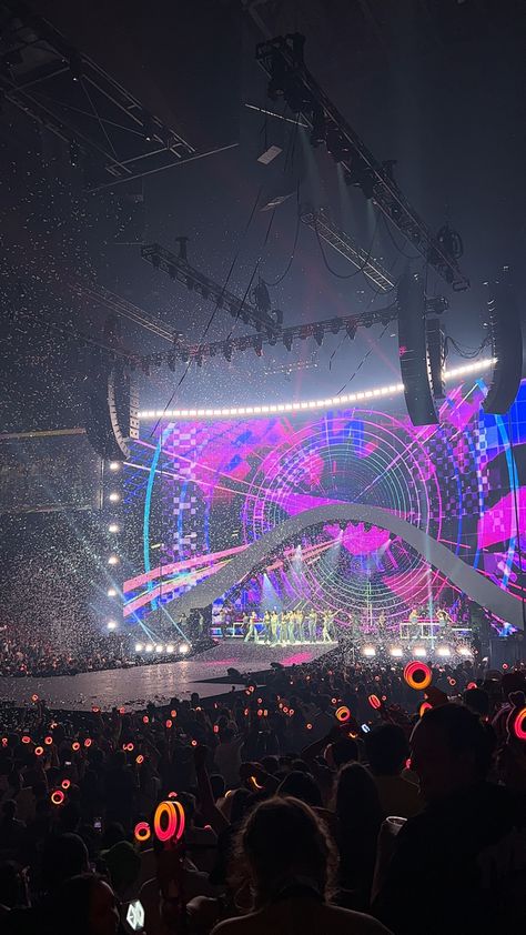 Twice Concert Wallpaper, Twice Concert Aesthetic, Twice Concert, Concert Vibes, Stage Designs, Concert Aesthetic, Army Wallpaper, Cute Wallpaper, Kpop Merch