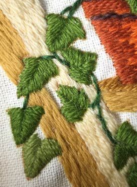 How to embroider a leaf - ideas for different stitches Embroidered Leaf Tutorial, Embroidered Vines And Leaves, Embroidered Leaves Leaf Design, Ivy Embroidery Pattern, Ivy Leaf Embroidery, Ivy Embroidery, Ivy Embroidery Leaves, Embroidered Ivy Leaves, Embroidered Oak Leaves