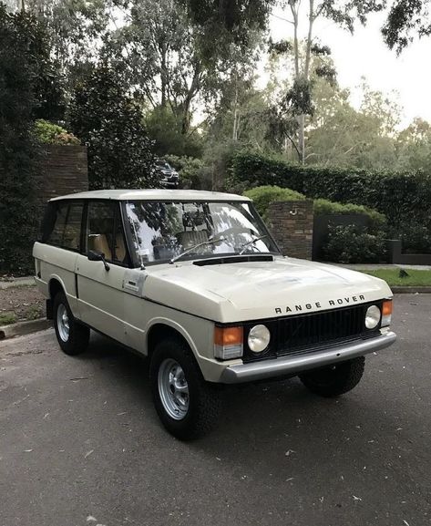 Old Range Rover, Offroad Cars, Garage Workshop Plans, Dream Whip, Range Rovers, Range Rover Classic, Car Inspiration, Classy Cars, My Dream Car