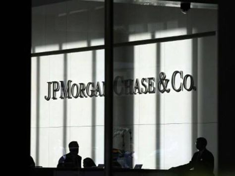 Ex-JPMorgan banker gets 5 years in prison for embezzlement - The Express Tribune Jpmorgan Chase & Co, J P Morgan, Jamie Dimon, Chase Bank, Wells Fargo, J P, Investment Banking, Wall Street, Banking