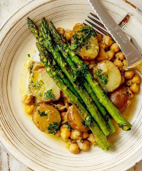 Roasted Asparagus with Stewed Chickpeas | Exploring Vegan Stewed Chickpeas, Asparagus Vegan, Vegan Asparagus Recipes, Vegan Asparagus, Vegan Baked Potato, Asparagus Dishes, Asparagus Recipes Roasted, Asparagus Seasoning, Comfort Dinner