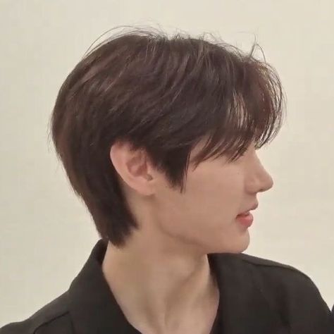 Sunghoon Side Profile, Asian Boy Haircuts, Surprise Face, Korean Haircut, Korean Short Hair, Weekly Idol, Hair Inspiration Short, Color Rush, Park Sunghoon