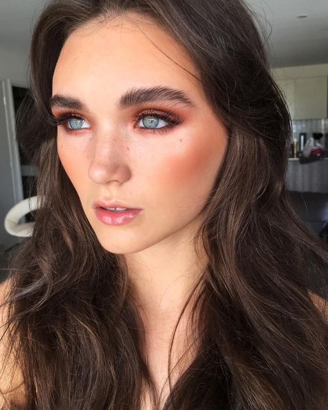 Burnt Orange Smokey Eye, Burnt Orange Bridal Makeup, Burnt Orange Makeup Looks, Wedding Makeup Orange Tones, Bridesmaid Makeup Rust Dress, Rust Eye Makeup, Makeup For Burnt Orange Dress, Orange Bridal Makeup, Wedding Makeup Orange