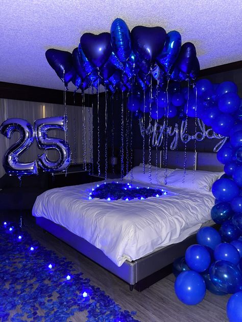 Hotel Birthday Ideas For Boyfriend, Bedroom Birthday Decorations Boyfriend, Bedroom Birthday Surprise Boyfriend, Birthday Bedroom Surprise For Him, Romantic Hotel Room Ideas For Him, Decorated Hotel Room For Boyfriend, Diy Birthday Backdrop Ideas, Athlete Boyfriend, Spoiling Boyfriend Ideas For Him