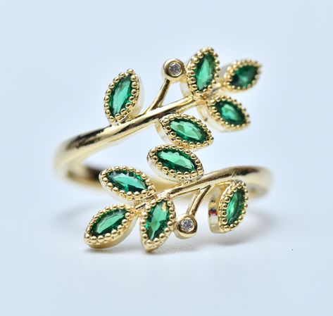 Emerald Leaf Ring, Green And Gold Jewelry, Green Diamond Ring, Twig Jewelry, Olive Leaf Ring, Green Diamond Rings, Delicate Gold Ring, Smaragd Ring, Green Emerald Ring