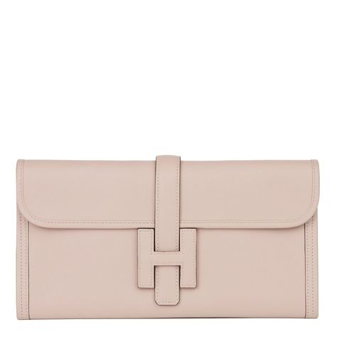 Hermes Jige Elan 29 Clutch This Elan Jige 29 is meticulously crafted from Epsom leather with the iconic H detail on the front. Elevate your collection with this clutch. Purchase Worn by Princess Catharina-Amalia on:27 January 2023 Worn by Queen Maxima on:6 September 2022 11 October 2022 1 November 2022 Hermes Jige, 1 November, January 2023, October 2022, September 2022, Queen Maxima, I Am A Queen, Pink Brand, Leather Clutch Bags