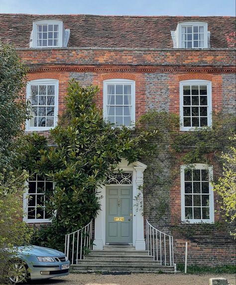 Double Fronted House Uk, Double Fronted House Exterior Uk, Georgian House Exterior Uk, Georgian House Exterior, 1700s House, Double Fronted House, Georgian Houses, English Country House Style, House Exterior Uk