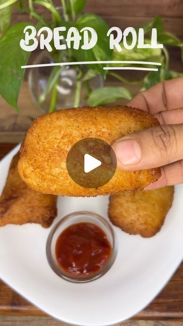 Vandana samayal on Instagram: "BREAD ROLL 🍞 🥔😋👌#evening snacks  Ingredients: Bread Potato Corn Salt  Onions  Coriander leaves  Turmeric powder Chilli powder  Chat masala Oil  Breadroll#eveningsnacks#snacks#tasty#yummy#foodporn#foodvideos#foodphotography#foodreels#recipereels#reelitfeelit#easysnacks#simplesnacks" Evening Snacks With Bread, Chat Masala, Bread Roll, Turmeric Powder, Evening Snacks, Coriander Leaves, Chilli Powder, Everyday Food, Onions