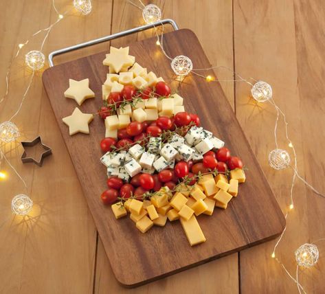 Torne a Ceia ainda mais especial e repleta de sabor French Country Christmas Decor, Christmas Buffet, French Country Christmas, Christmas Lunch, Christmas Food Dinner, Xmas Food, Holiday Feast, Christmas Dishes, Snacks Für Party