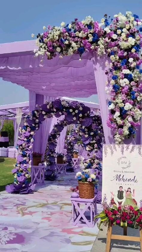 Reception Decoration Ideas, Haldi Ceremony Decorations, Wedding Decorations Ideas, Night Wedding Decor, Rustic Wedding Decorations, Wedding Decor Photos, Wedding Entrance Decor, Wedding Stage Design, Personalized Wedding Decor