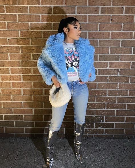 Sza Fits, Outfits With Fur Coats, Denim Boots Outfit, Fur Coat Outfit, Blouses Designs, Birthday Fits, Ootd Inspo, 22nd Birthday, Jacket Outfit