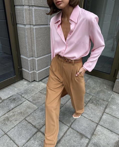 Neutral Fits, Pink Combination, Outfit Office, Beige And Pink, Formal Outfits, Summer Fits, Office Outfits, Travel Outfit, Women's Style