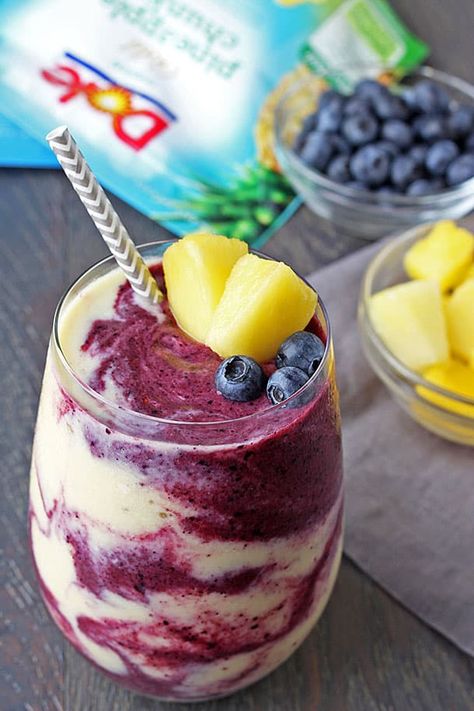 Layered Smoothie, Smoothies Vegan, Resep Smoothie, Best Smoothie, Pineapple Smoothie, Easy Smoothie Recipes, Good Smoothies, Mango Smoothie, Jello Shots