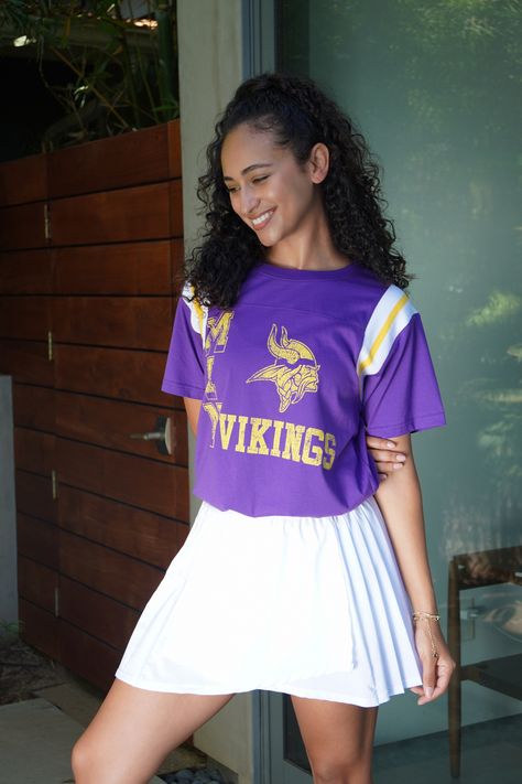 WEAR here for 🏈 Thursday Night Football! #vikings #tnf Pair our @vikings Cinched Colorblock T-shirt with your go-to tennis skirt. Available online @officialnflshop. #gameday #styleinspo Mn Vikings Outfit Woman, Vikings Outfit, Football Game Day Outfit, Football Vikings, Mn Vikings, Thursday Night Football, Erin Andrews, Game Day Outfit, The Vikings