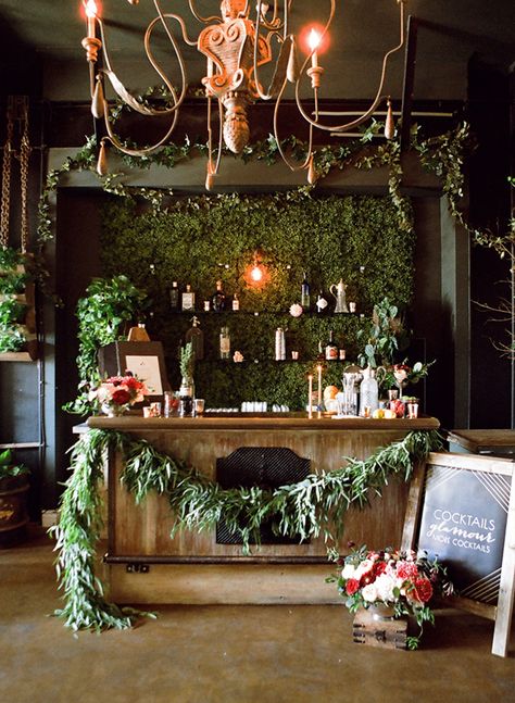 7 Steps to Throwing the Perfect Engagement Party Holiday Engagement Party, Engagement Party Centerpieces, Christmas Engagement Party, Engagement Party Vintage, Engagement Party Decorations Diy, Winter Engagement Party, Fall Engagement Parties, Engagement Party Themes, Cocktail Party Decor