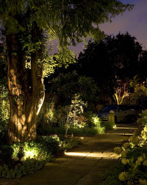 Landscape Lighting Design, Outdoor Garden Lighting, Casa Country, Outdoor Paradise, Path Lights, Landscape Features, Rustic Outdoor, Landscaping Design, Design Garden