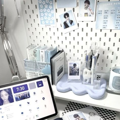 Blue Desk Setup Kpop, Blue And White Desk Aesthetic, Blue Desk Setup Aesthetic, Blue Desk Ideas, Desk Inspo Kpop, Blue Kpop Room, Blue Study Table, Blue Desk Aesthetic, Blue Study Aesthetic