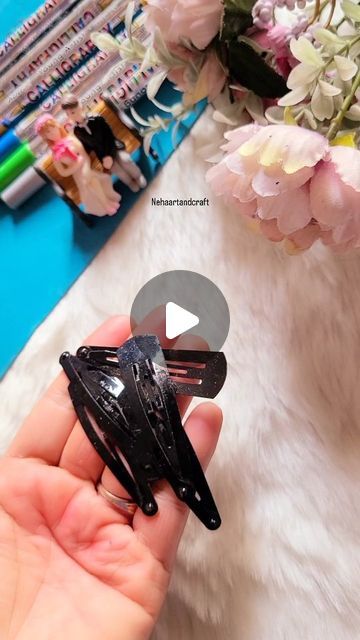 Plastic Hair Clips, Diy Barettes Ideas, Handmade Clips Diy Hair, Diy Clips For Hair, Ribbon Hair Clips Diy, How To Make Hair Clips, How To Make Bow Hair Clips, Diy Hair Clips For Kids, Diy Bow Hair Clips