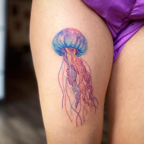 Tattoos Fine Line, Science Tattoos, Funky Tattoos, Small Tats, Cute Tats, Elements Tattoo, Jellyfish Tattoo, Cute Tiny Tattoos, Art Body