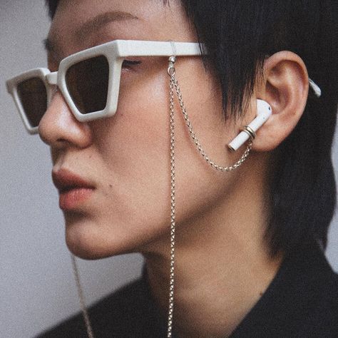 Mara Paris on Instagram: “Made from high-quality sterling silver that feels light and adapts to any style, this classic piece with a twist bends to the senses and…” Mara Paris, Chains Aesthetic, Punk Fashion Diy, Eyewear Chain, Eyeglass Strap, Sculptural Fashion, Eyeglass Necklace, Paris Jewelry, Glasses Strap