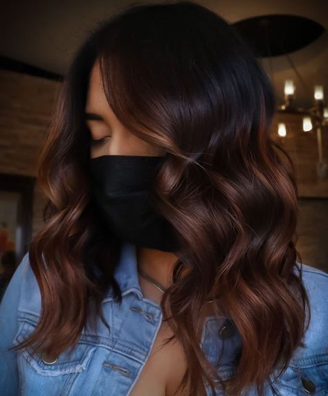 Dark Brunette Balayage, Brown Hair Color Shades, Balayage Straight Hair, Natural Brown Hair, Balayage Long Hair, Warm Brown Hair, Highlights For Dark Brown Hair, Warm Highlights, Chocolate Brown Hair Color