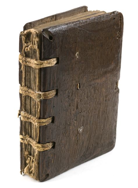 Collection of medical recipes [written in the area of Worcestershire, first quarter of the 15th century]. Medieval English oak board book binding. Medieval Books, Book Binding Diy, Medieval Manuscript, Leather Books, Handmade Books, Old Book, Diy Book, Illuminated Manuscript, Old Books