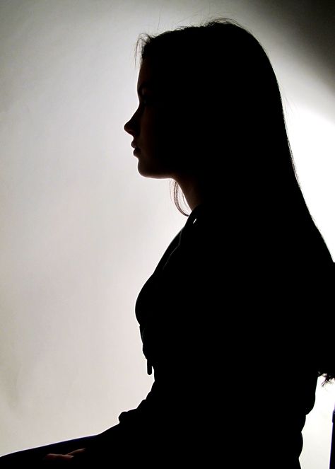 My student Kerry, her nose is perfect! Woman Side Profile Silhouette, Side Profile Woman, Perfect Side Profile, Shadow Images, Shadow Silhouette, Cover Pic, Shadow Photography, Female Profile, Photoshoot Themes