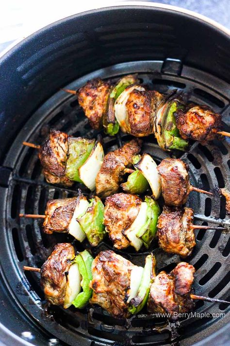 Kabobs In Air Fryer, Beef Kebabs, Steak Kabobs, Air Fryer Steak, Beef Kabobs, Rib Meat, Air Fryer Oven Recipes, Air Fryer Dinner Recipes, Air Fryer Healthy