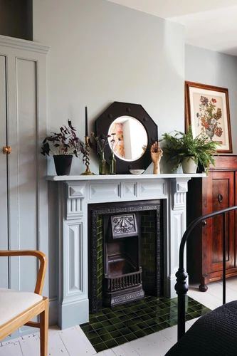 Edwardian fireplace Edwardian Living Room, 1910 House, Jill Murphy, Victorian Terrace Interior, Edwardian Fireplace, Edwardian Home, Green Tiles, Victorian Living Room, Edwardian House