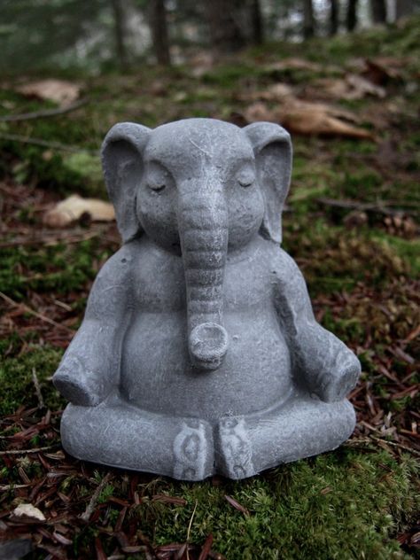 Buddha Statue Garden, Buddha Elephant, Clay Project Ideas, Elephant Home Decor, Statue Garden, Elephant Pictures, Concrete Statues, Buddha Wall Art, Small Elephant