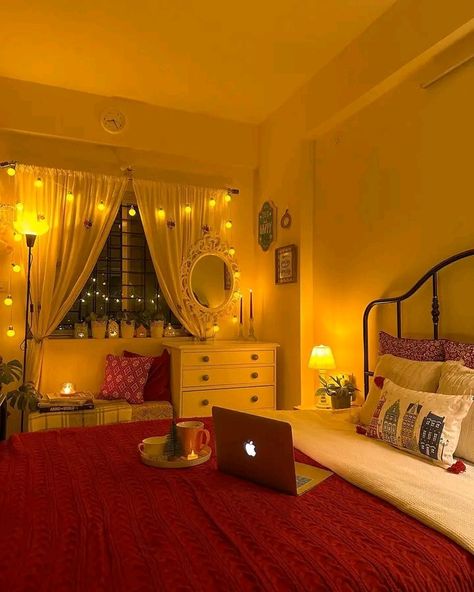 Room Makeover Bedroom Couple, Cozy Married Couple Bedroom, Cozy Couple Bedroom Aesthetic, Aesthetic Bedroom For Couples, Couples Bedroom Ideas Cozy, Women Small Bedroom Ideas, Small Couple Bedroom Ideas, Room Interior Bedroom Indian, Couple Bedroom Ideas Married