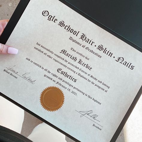 Esthetician Diploma, Aesthetician Outfit, Esthetician Certificate, Esthetician Motivation, Diploma Aesthetic, Future Esthetician, Esthetician License, Beauty School Cosmetology, Becoming An Esthetician