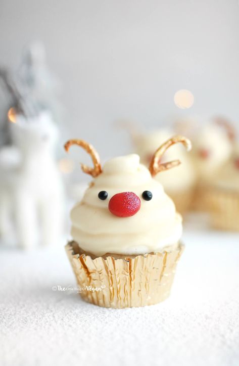 Cupcake Ideas Christmas, Christmas Baking Cupcakes, Reindeer Cupcakes Christmas, White Christmas Cupcakes, Christmas Cupcakes Ideas, Cute Christmas Cupcakes, Christmas Cupcake Ideas, Cupcakes Christmas, Cupcake Christmas