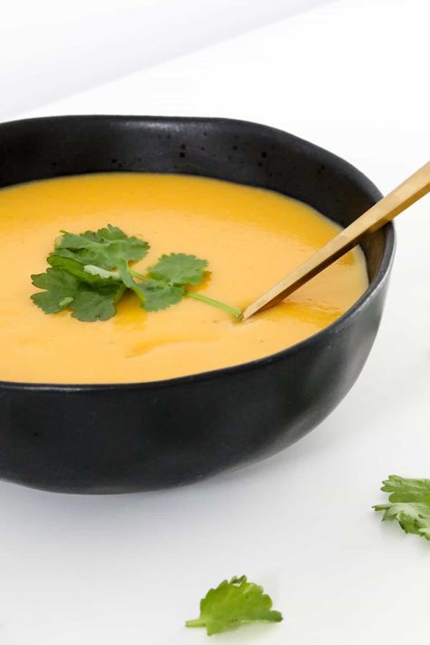 Thermomix Pumpkin Soup, Thermomix Recipes Dinner, Thermomix Soup, Thermomix Recipes Healthy, Thermal Cooker, Roast Pumpkin Soup, Winter Warmers Recipes, Cooking Cream, Roast Pumpkin