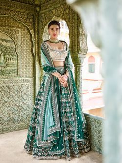 Lehenga Green, Stylish Lehenga, Bridesmaid Lehenga, Teal Green Color, Green Lehenga, Lehenga Online, Anita Dongre, Lehenga Choli Online, Lehenga Collection