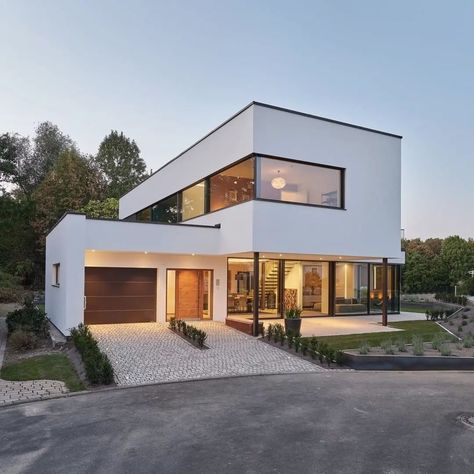 Contemporary Exterior Design, New Model House, Home Designs Exterior, House Architecture Styles, Lots Of Windows, House Architecture, House Front Design, Modern Architecture House, Home Building Design