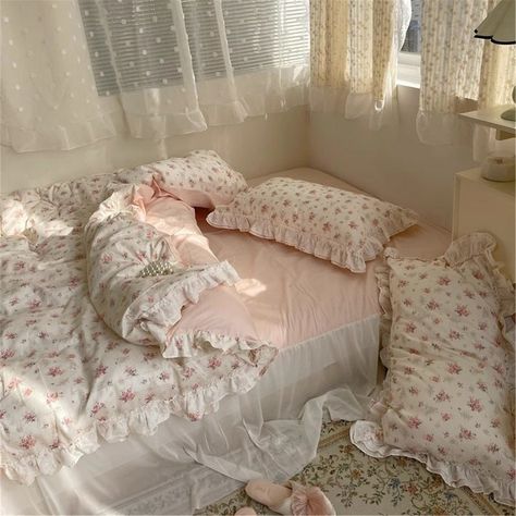 Pink Comforter Aesthetic, White Aesthetic Bedroom, Coquette Roses, Pink Apartment Decor, Ruffle Duvet Cover, 80s Decor, Pink Comforter, Gorgeous Bed, Pink Duvet Cover