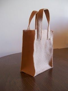 Felt grocery bag DIY ** would be cute to make for the boys kitchen Grocery Bag Diy, Felt Food Patterns, Goodie Bags For Kids, Sew Ideas, Imagination Station, Felt Play Food, Pretend Food, Let's Pretend, Kids' Bag