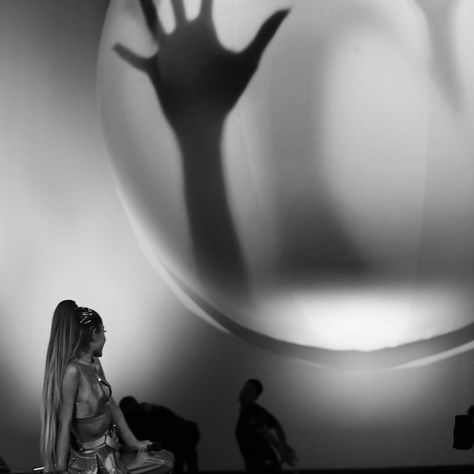 Ariana Grande Eyes, Ariana Grande Sweetener, Ariana Grande Photos, Ariana Grande Pictures, Ariana G, Eternal Sunshine, Dangerous Woman, Black And White Aesthetic, Black And White Pictures