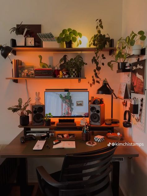 Instagram Green Aesthetic, Cool Computer Desks, Setting Up A Home Office, Aesthetic Desk Setup, Types Of Computer, Up Lighting, Home Studio Setup, Aesthetic Desk, Desktop Setup