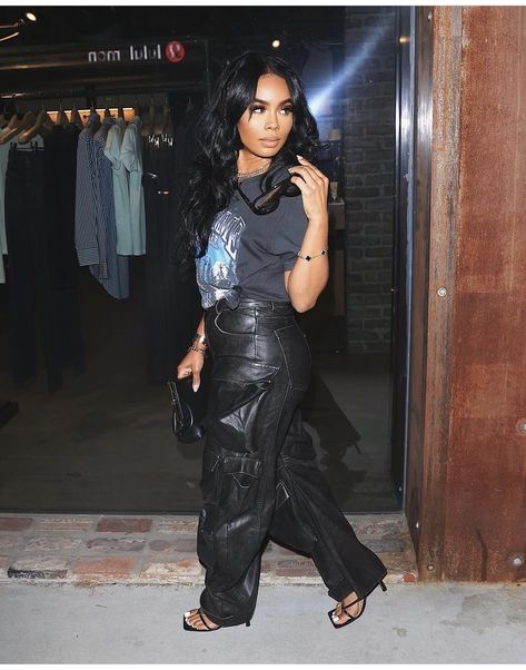 Leather Cargo Pants Outfit Black Women, Cargo Leather Pants Outfit, Casual Leather Cargo Pants For Fall, Casual Black Faux Leather Cargo Pants, Cargo Leather Pants, Black Leather Cargo Pants, Leather Cargo Pants Outfit, Leather Pants Outfit Black, Lori Harvey Leather Pants