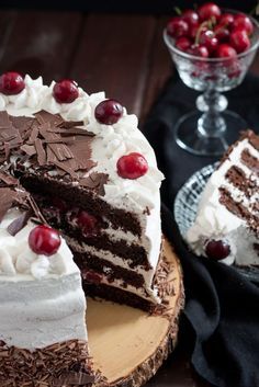 Pastry Cake Recipes, Black Forest Cake Recipe, Rodjendanske Torte, Mousse Cake Recipe, Cake Recepies, White Cake Recipe, Baking Cakes, Dogs Breeds, Black Forest Cake