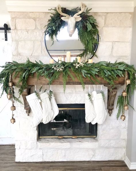 The Mantle, Christmas Mantle Decor, Christmas Fireplace Decor, Christmas Farmhouse, Christmas Decor Inspiration, Christmas Mantel Decorations, Christmas Mantle, Christmas Fireplace, Christmas Mantels