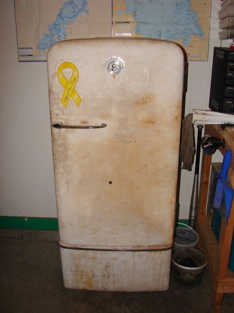 This is an old fridge. 'Nuff said. Old Fridge, Expressions Drawing, Facial Expressions Drawing, Old Refrigerator, Drawing Expressions, Kitchen Inspo, Facial Expressions, Music Festival, Refrigerator