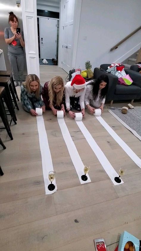 Funny Christmas Games, Fun Team Building Activities, Team Building Activity, Xmas Games, Eve Game, Fun Christmas Party Games, Fun Christmas Games, Minute To Win It Games, Family Party Games