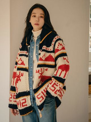 Designer fashion, Seoul-fully created | W Concept Vintage Sweater Pattern, Horse Sweater, Cowichan Sweater, Winter Styling, Loose Fit Sweater, Handmade Sweater, Unique Sweaters, Sweater Layering, Oversized Sweaters