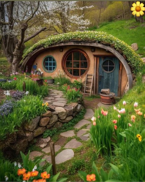 Hobbitcore House, Hobbit House Plans, Hobbit Holes, Hobbit Houses, Fairytale Houses, Earth Sheltered Homes, Casa Hobbit, House Plans Ideas, Storybook Homes